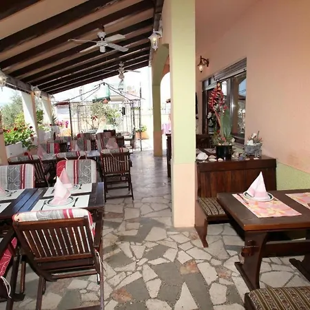Pansion Rozi Bed & Breakfast