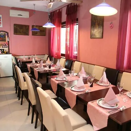 Pansion Rozi Bed & Breakfast *
